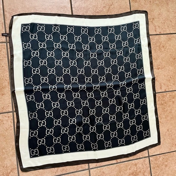 100% silk Black and Cream  Square scarf - Picture 1 of 13